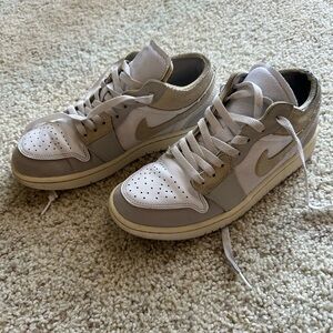 Jordan 1 Beige Grey White Low Sneakers